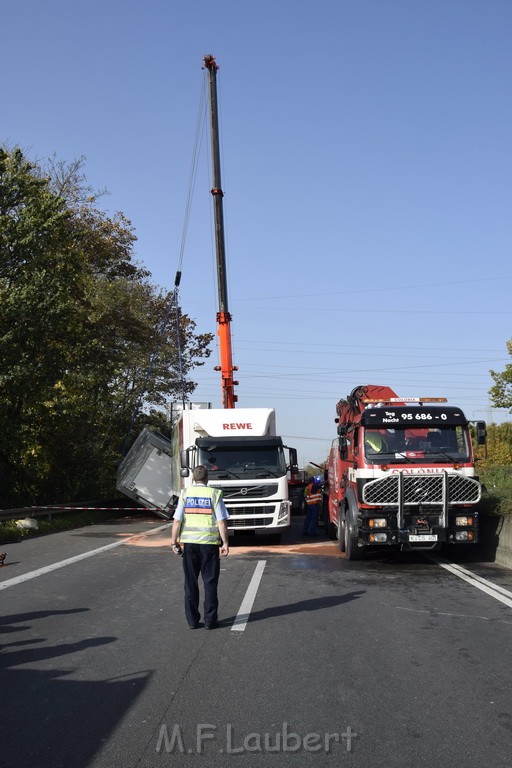 Schwerer VU PKlemm A 57 Rich Innenstadt Hoehe Koeln Chorweiler P244.JPG - Miklos Laubert